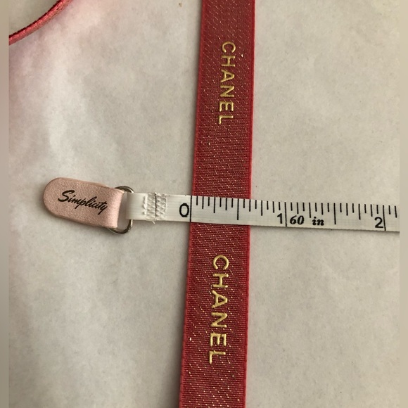 7 yards Red/Gold Chanel Ribbon - Picture 4 of 4